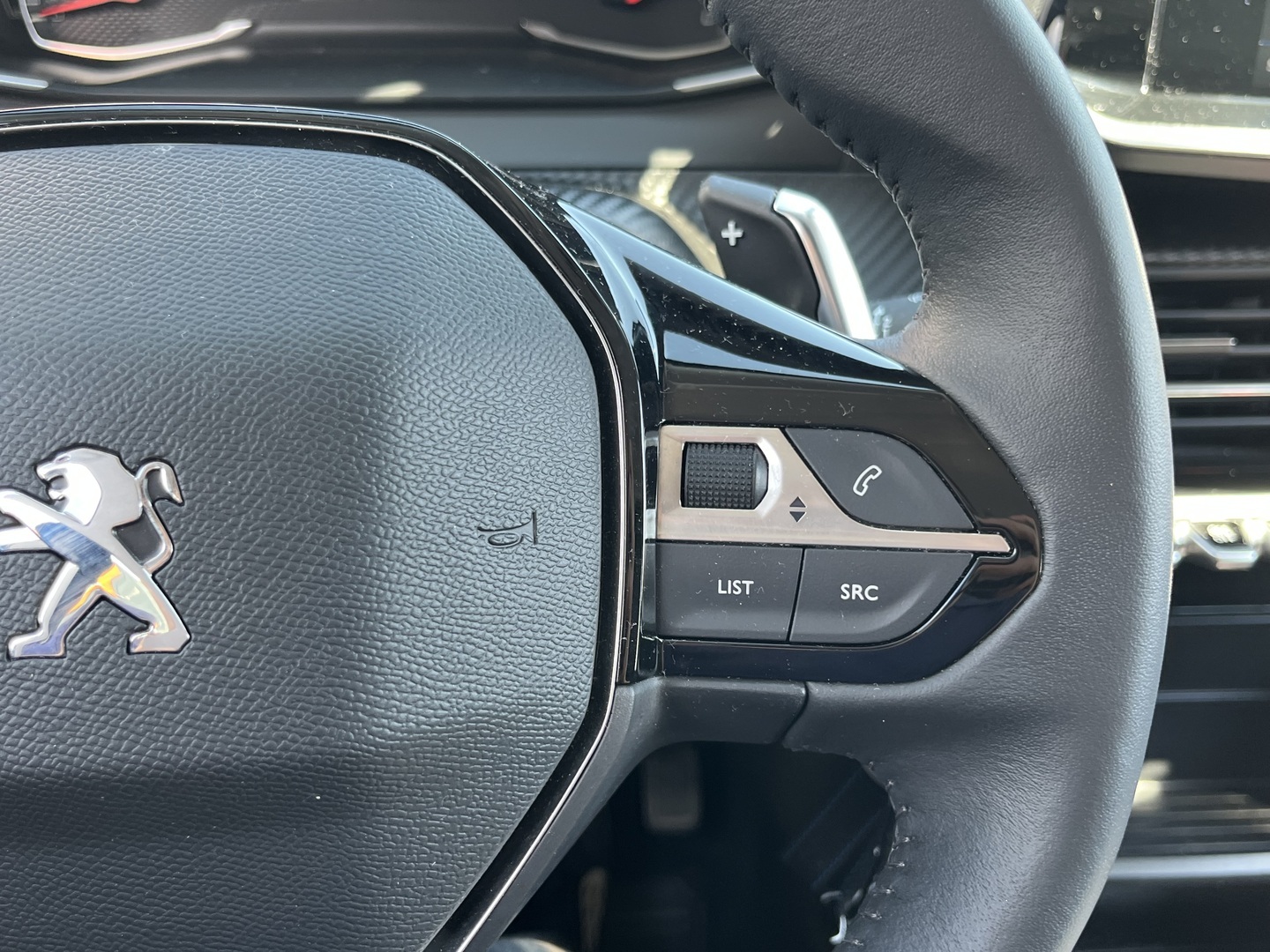 PEUGEOT 2008 2021