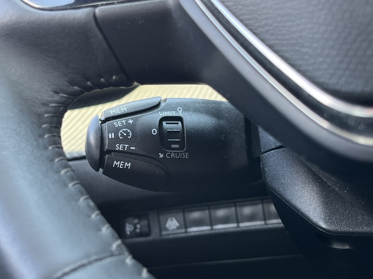 PEUGEOT 2008 2021