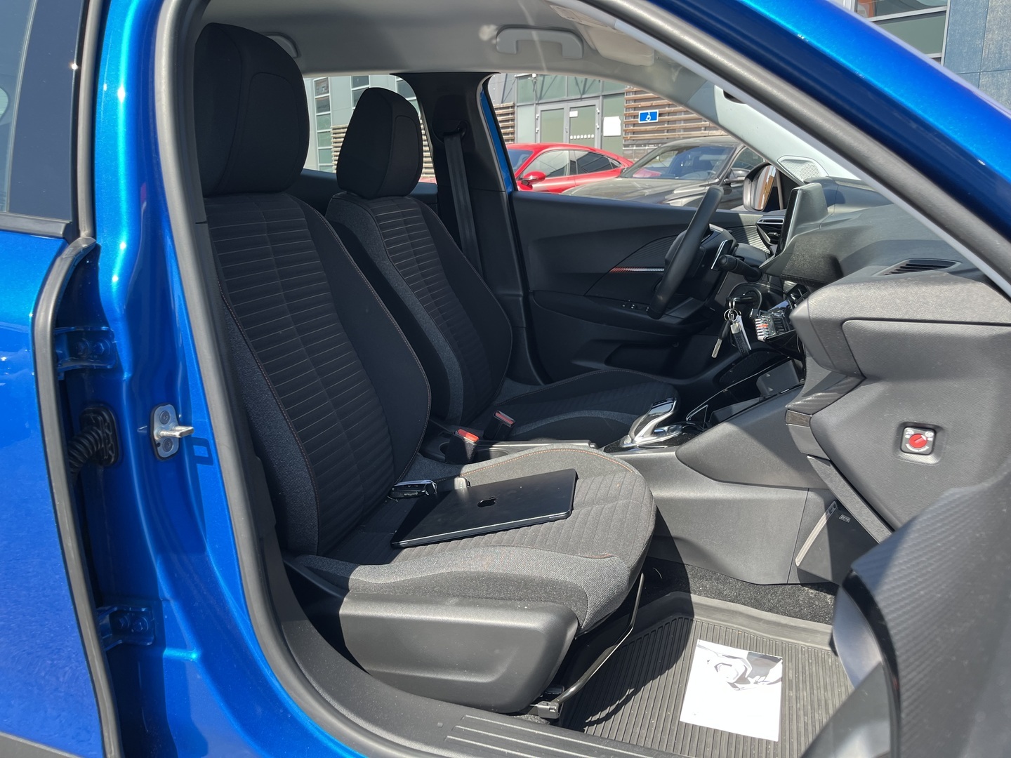 PEUGEOT 2008 2021