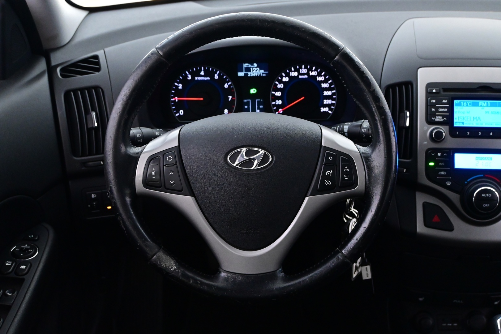 HYUNDAI i30 2012