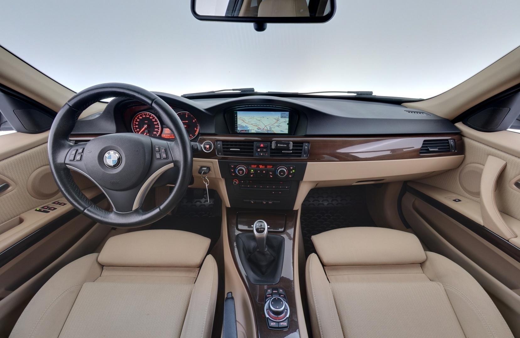 BMW 320 2011