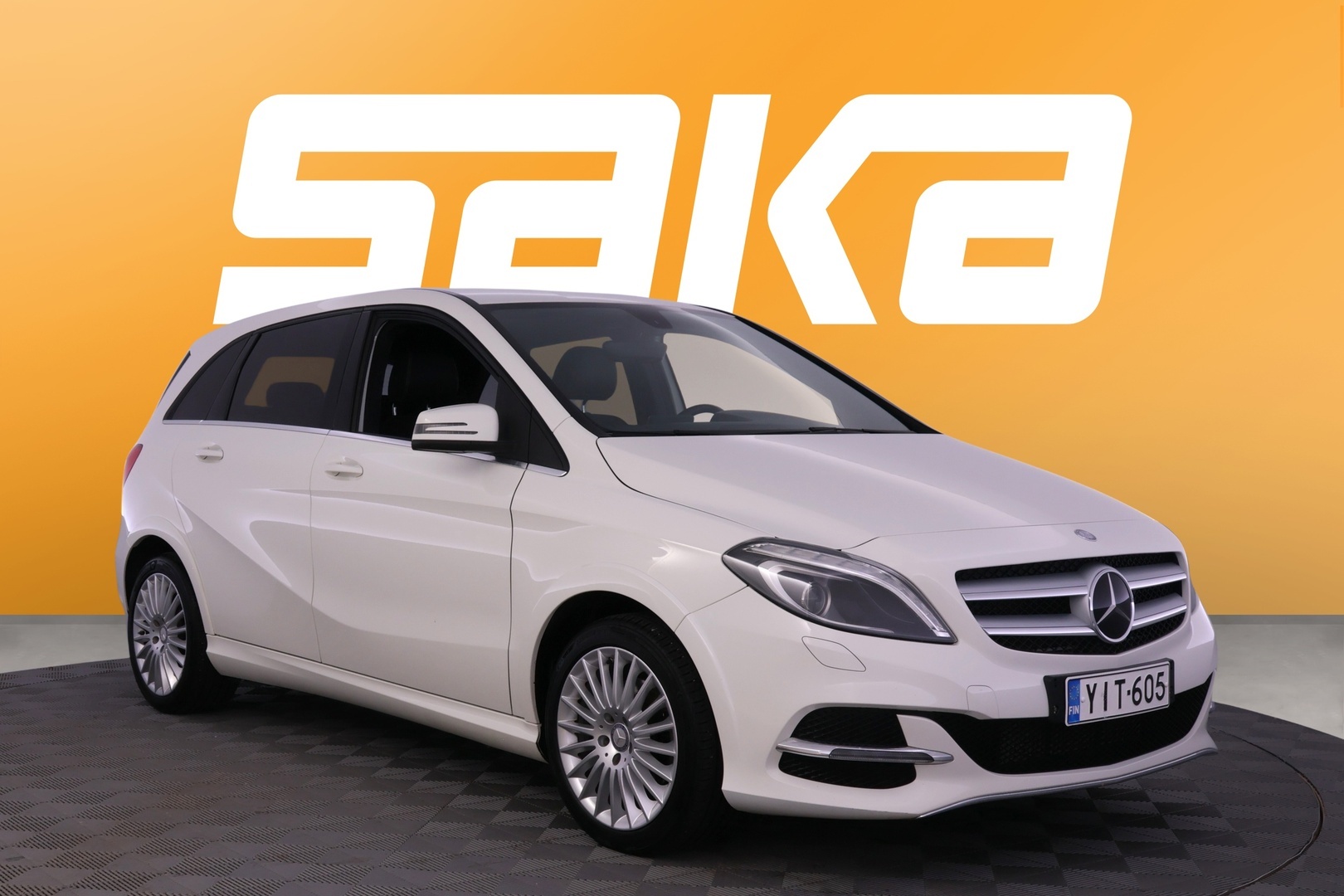 MERCEDES-BENZ B 2016