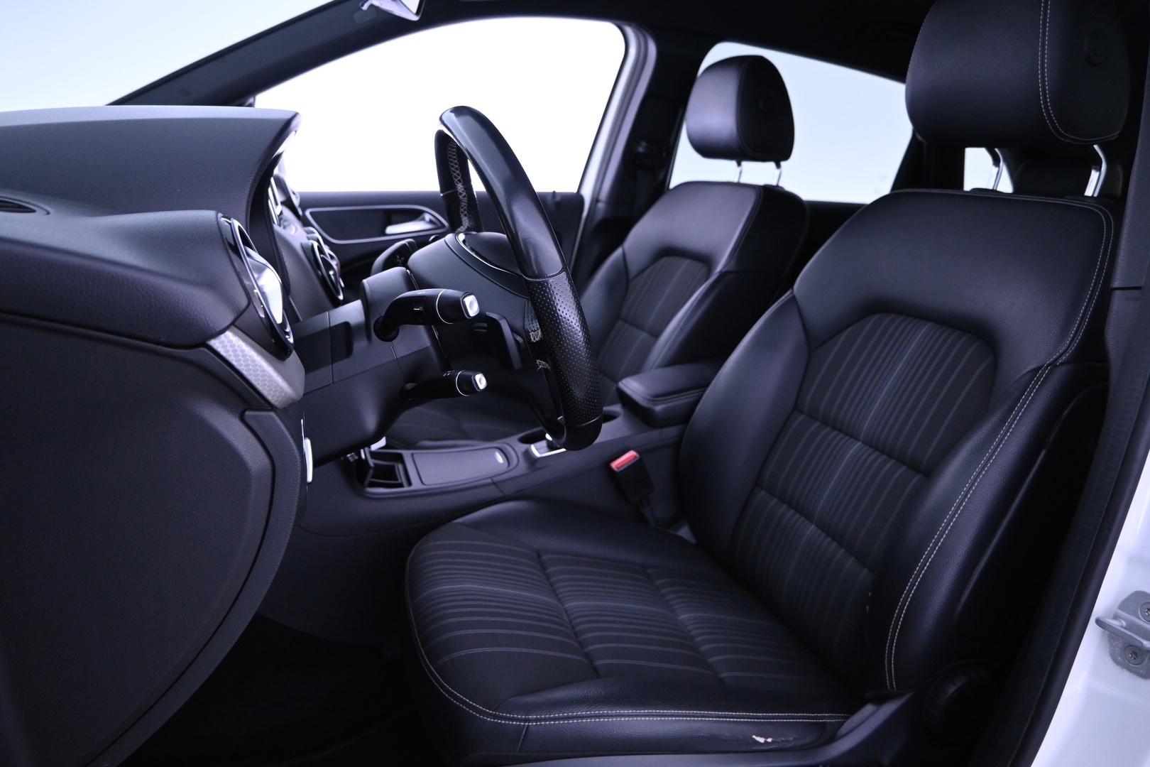 MERCEDES-BENZ B 2016
