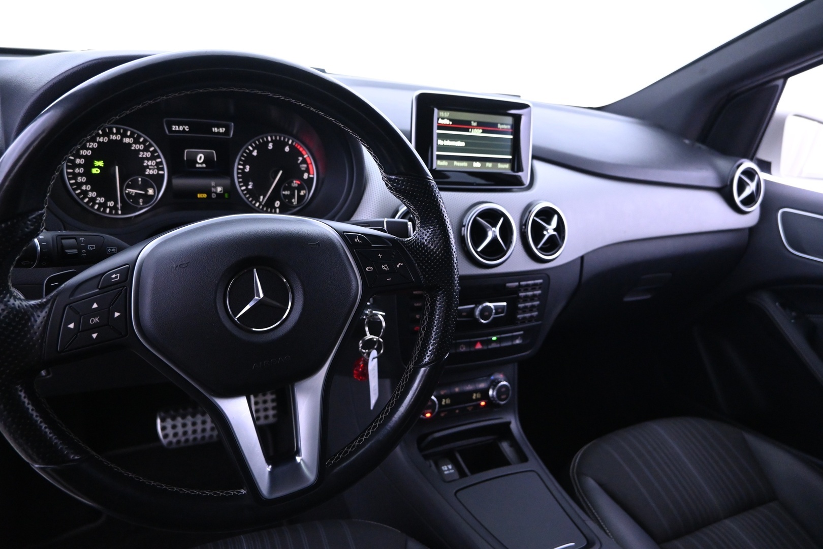 MERCEDES-BENZ B 2016