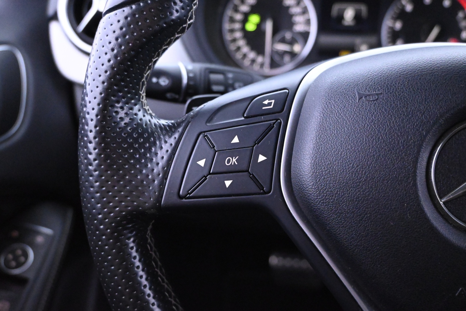 MERCEDES-BENZ B 2016