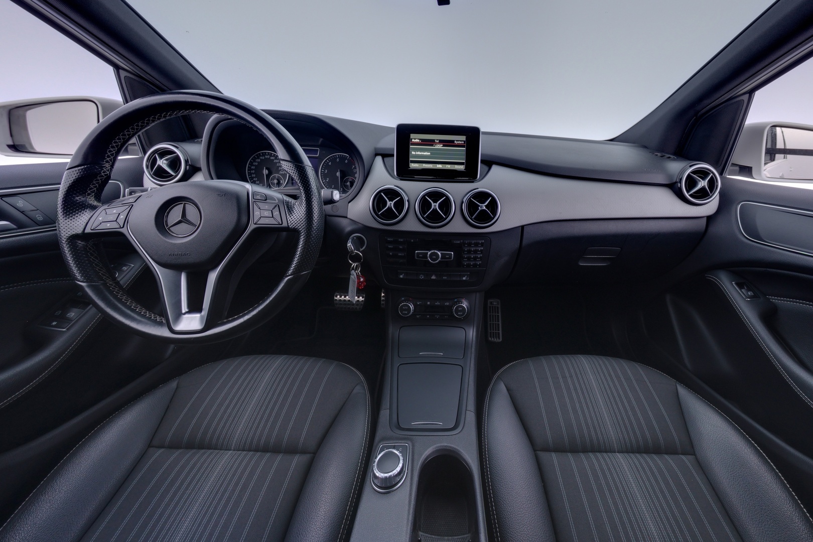 MERCEDES-BENZ B 2016