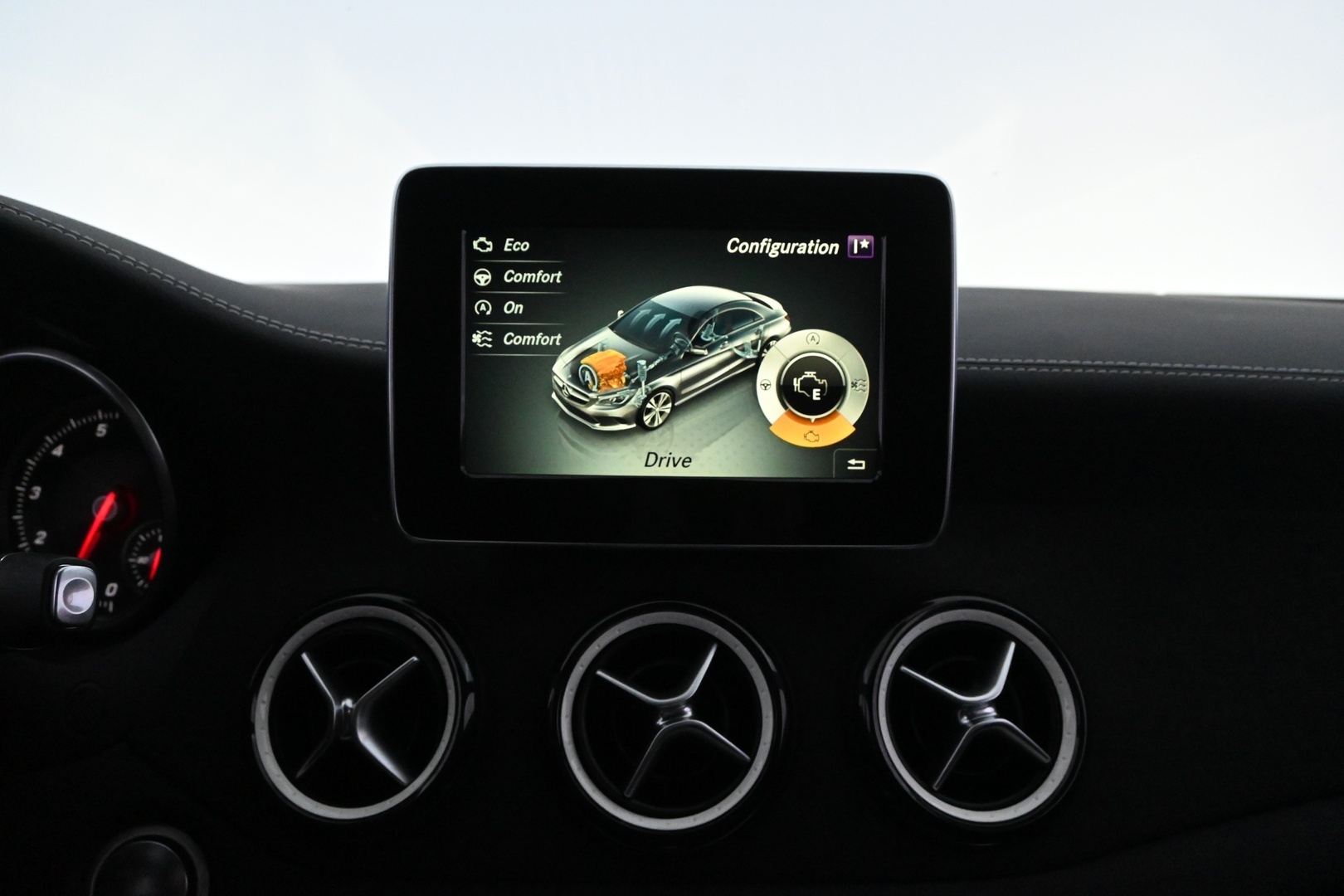 MERCEDES-BENZ CLA 2017