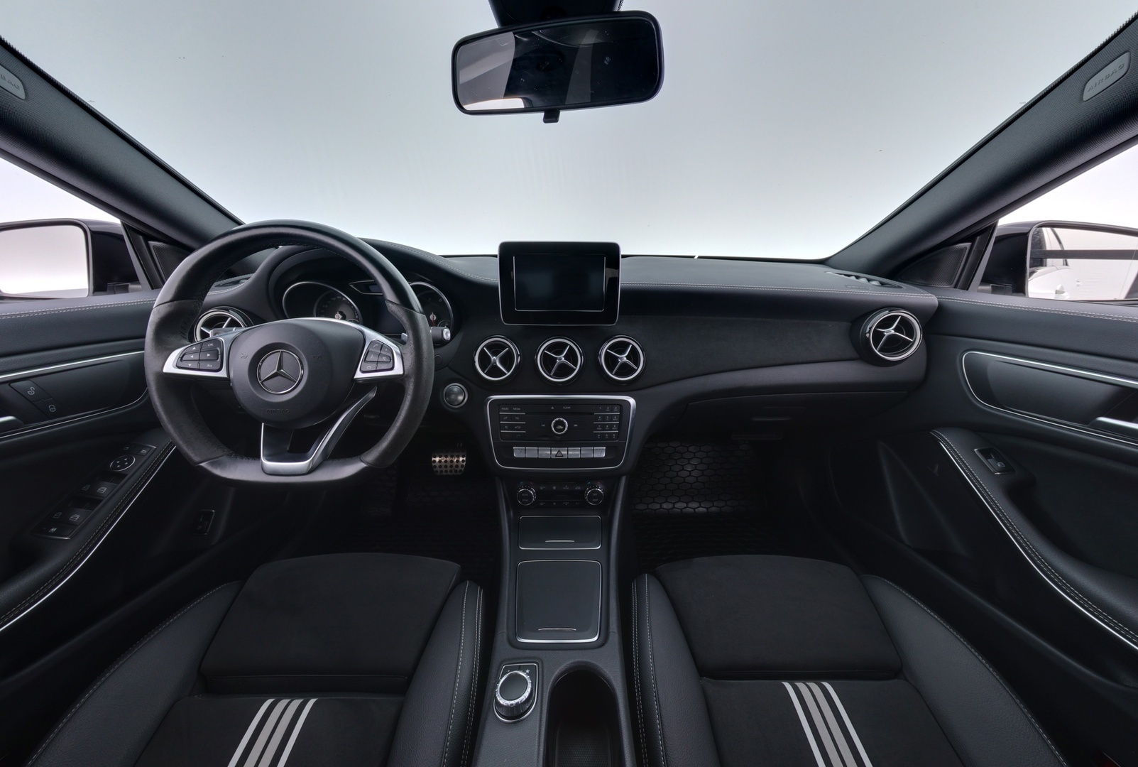 MERCEDES-BENZ CLA 2017