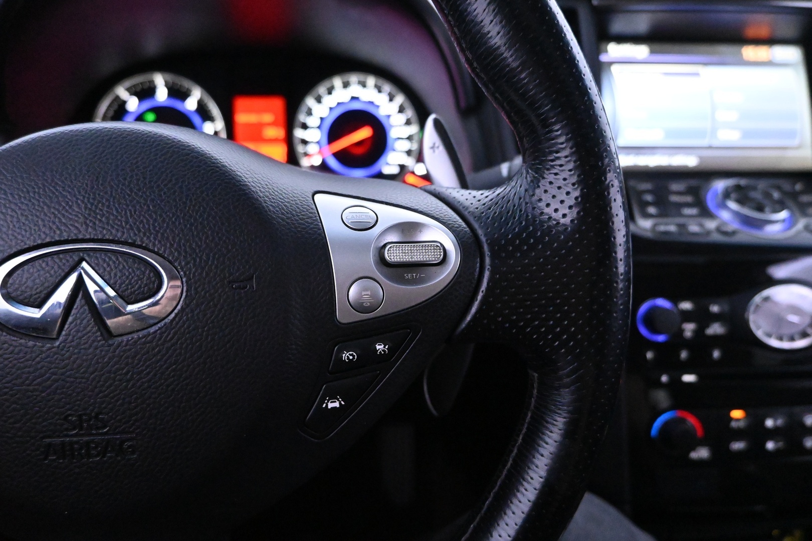INFINITI FX30D 2010