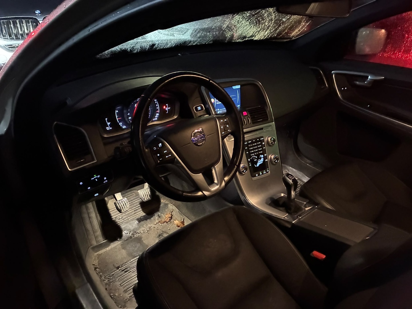 VOLVO XC60 2017