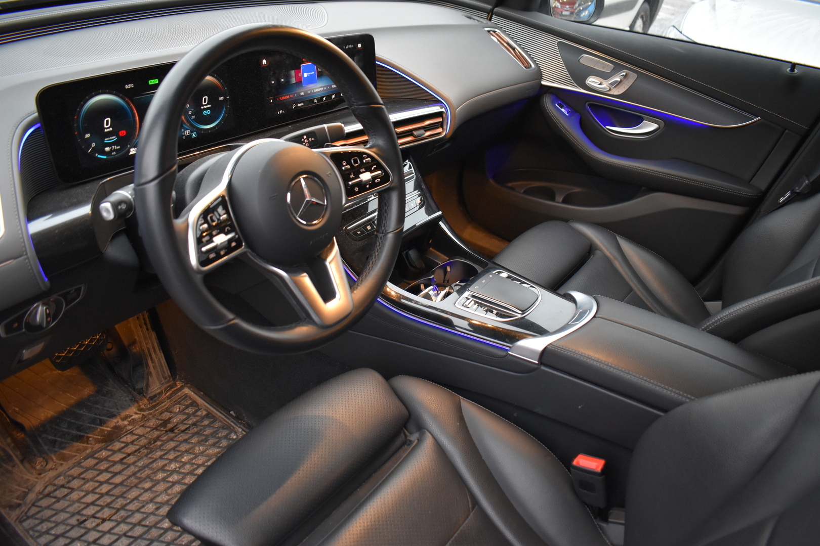 MERCEDES-BENZ EQC 2021