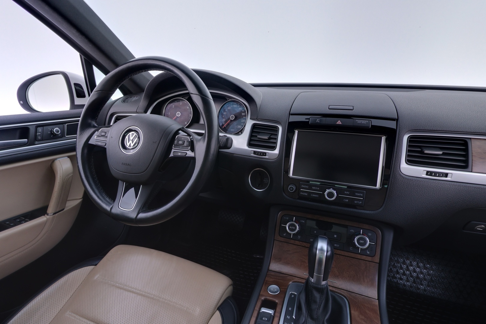 VOLKSWAGEN Touareg 2014