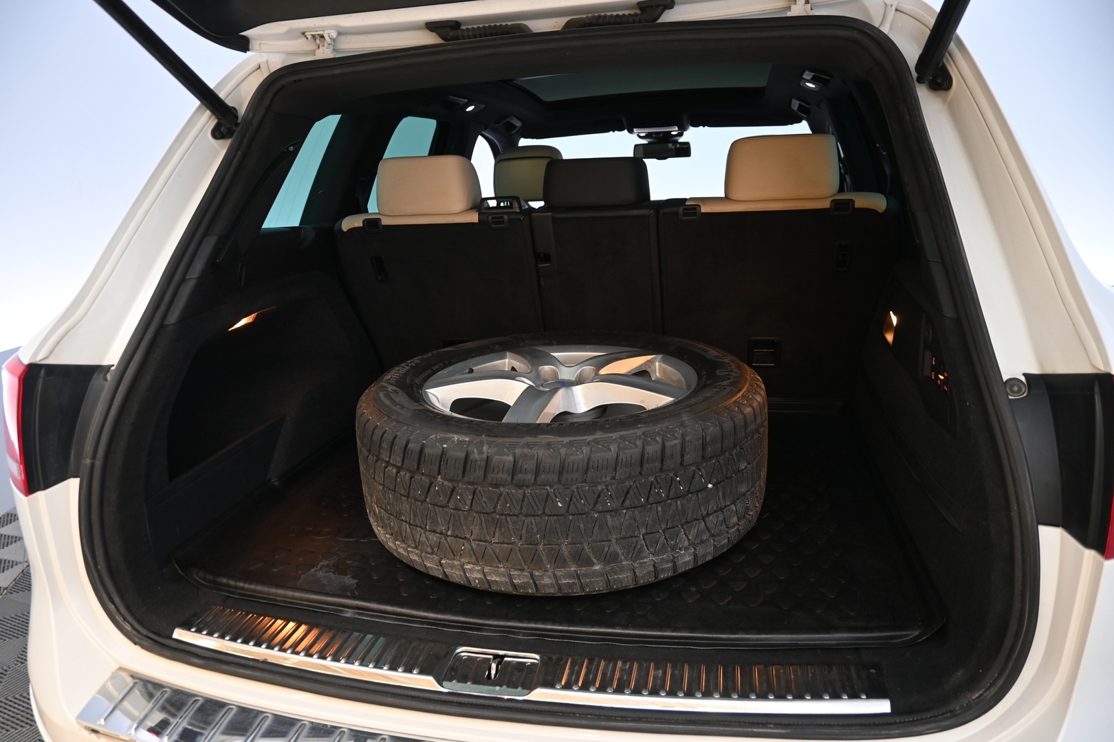 VOLKSWAGEN Touareg 2014