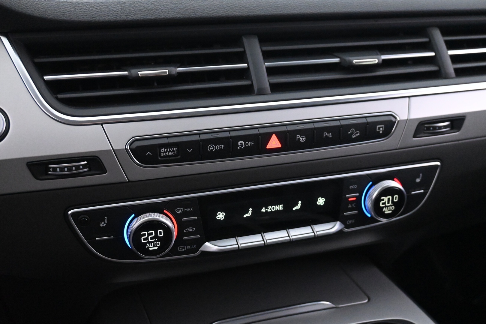 AUDI Q7 2016