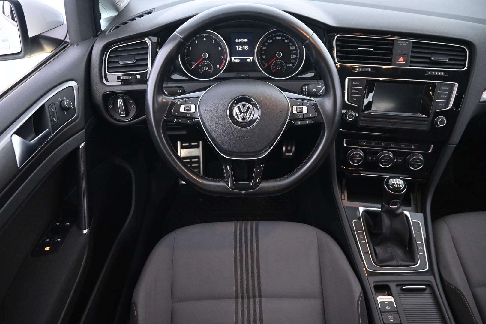 VOLKSWAGEN Golf 2017