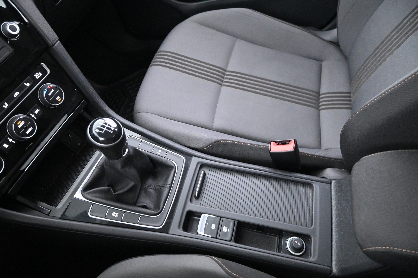 VOLKSWAGEN Golf 2017