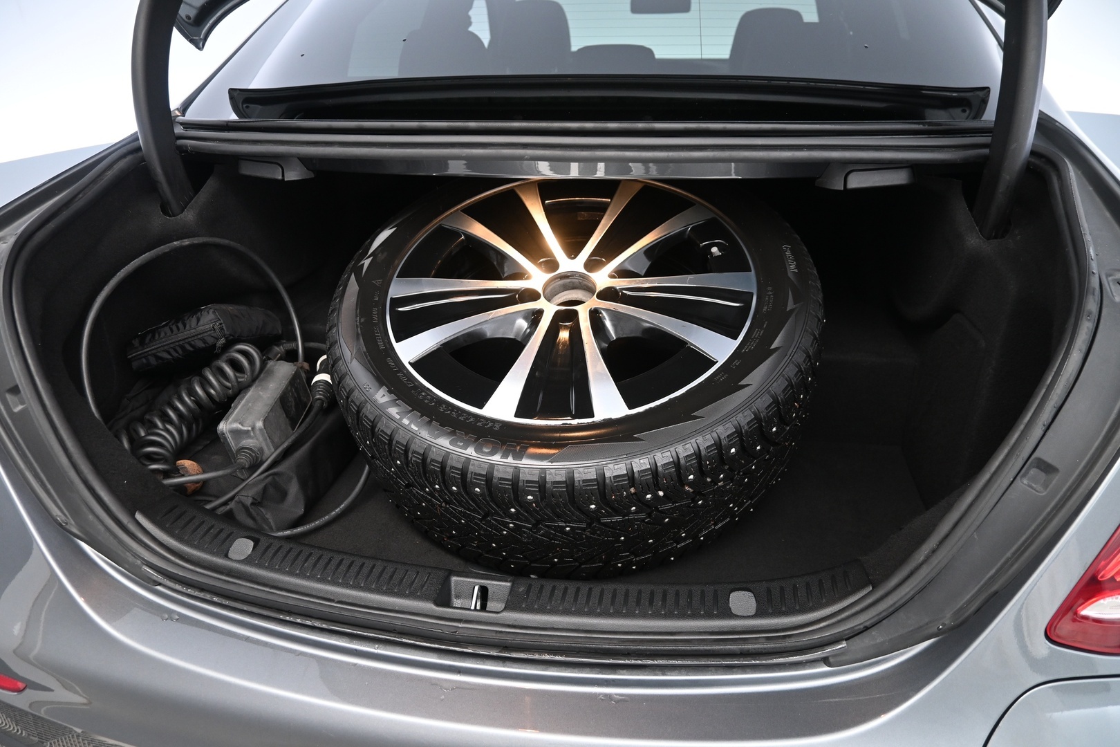 MERCEDES-BENZ E 2019