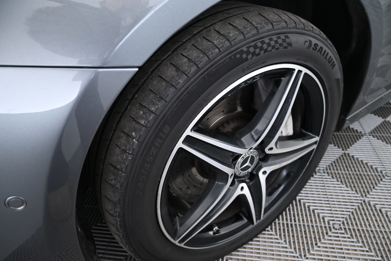 MERCEDES-BENZ E 2019