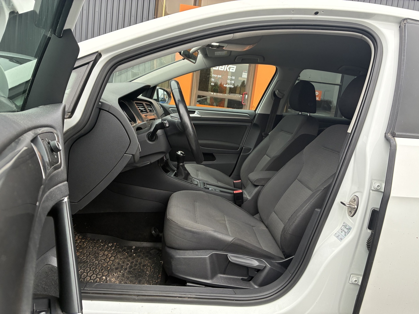 VOLKSWAGEN Golf 2013