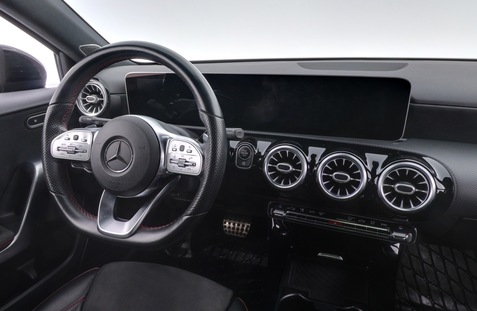 MERCEDES-BENZ A 2018