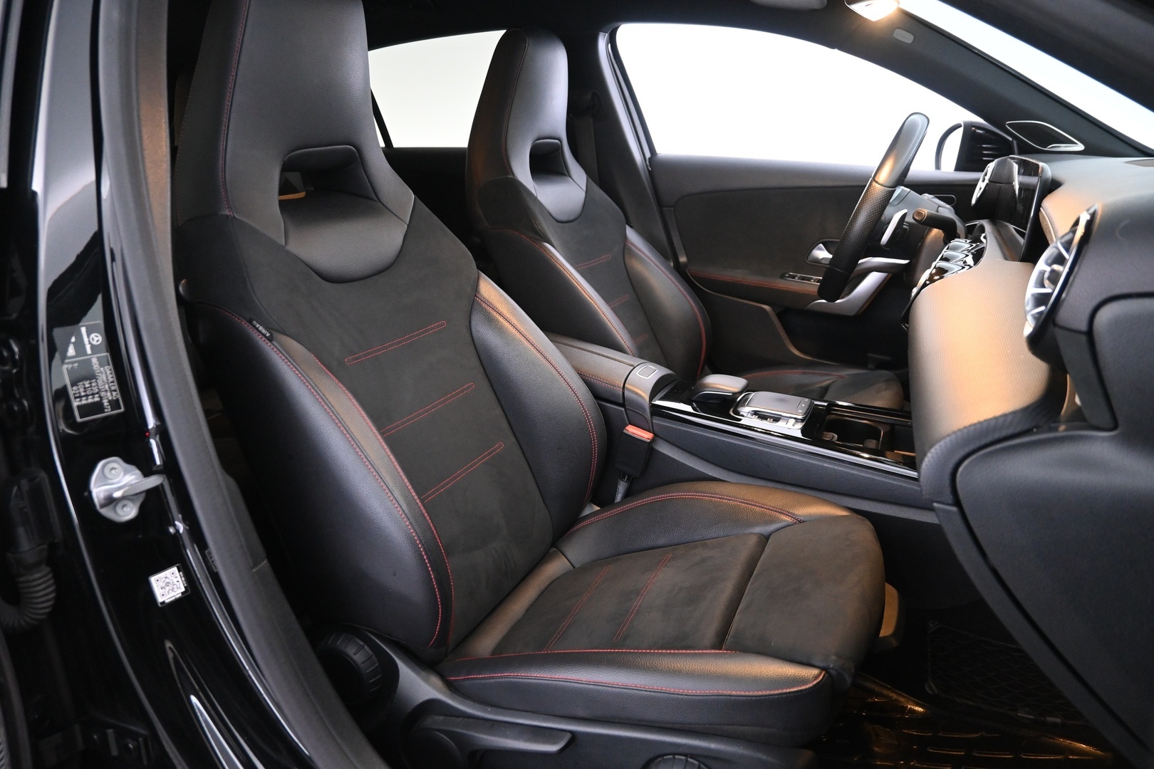 MERCEDES-BENZ A 2018