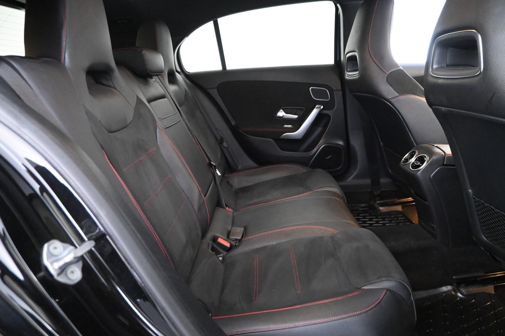 MERCEDES-BENZ A 2018