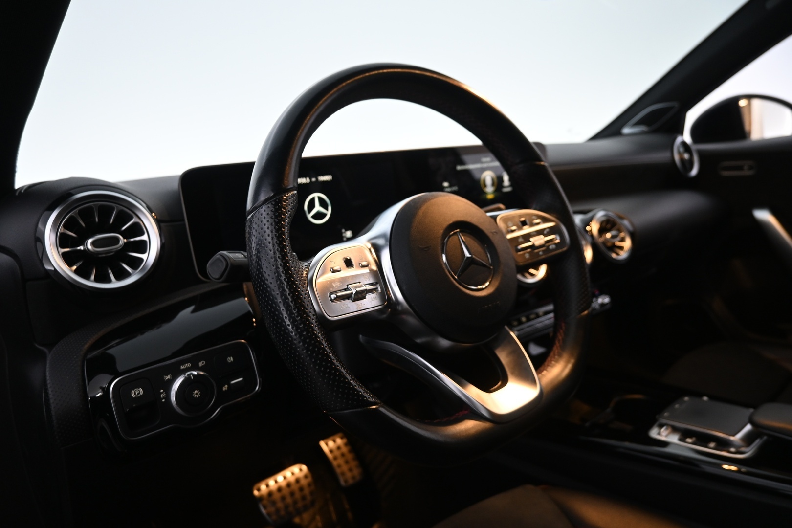 MERCEDES-BENZ A 2018