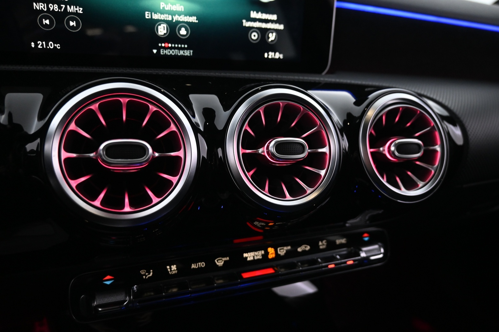 MERCEDES-BENZ A 2018