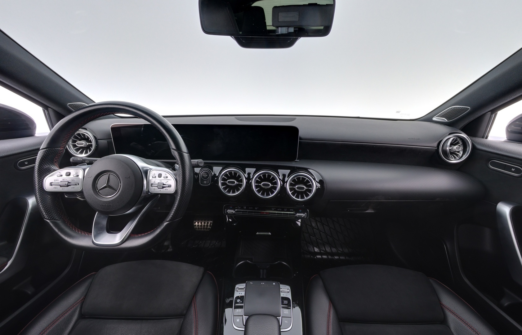 MERCEDES-BENZ A 2018