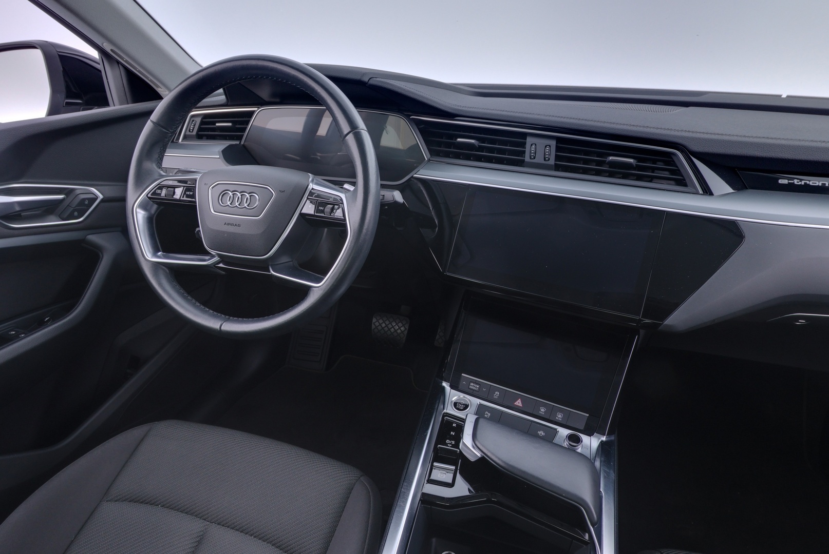 AUDI e-tron 2022