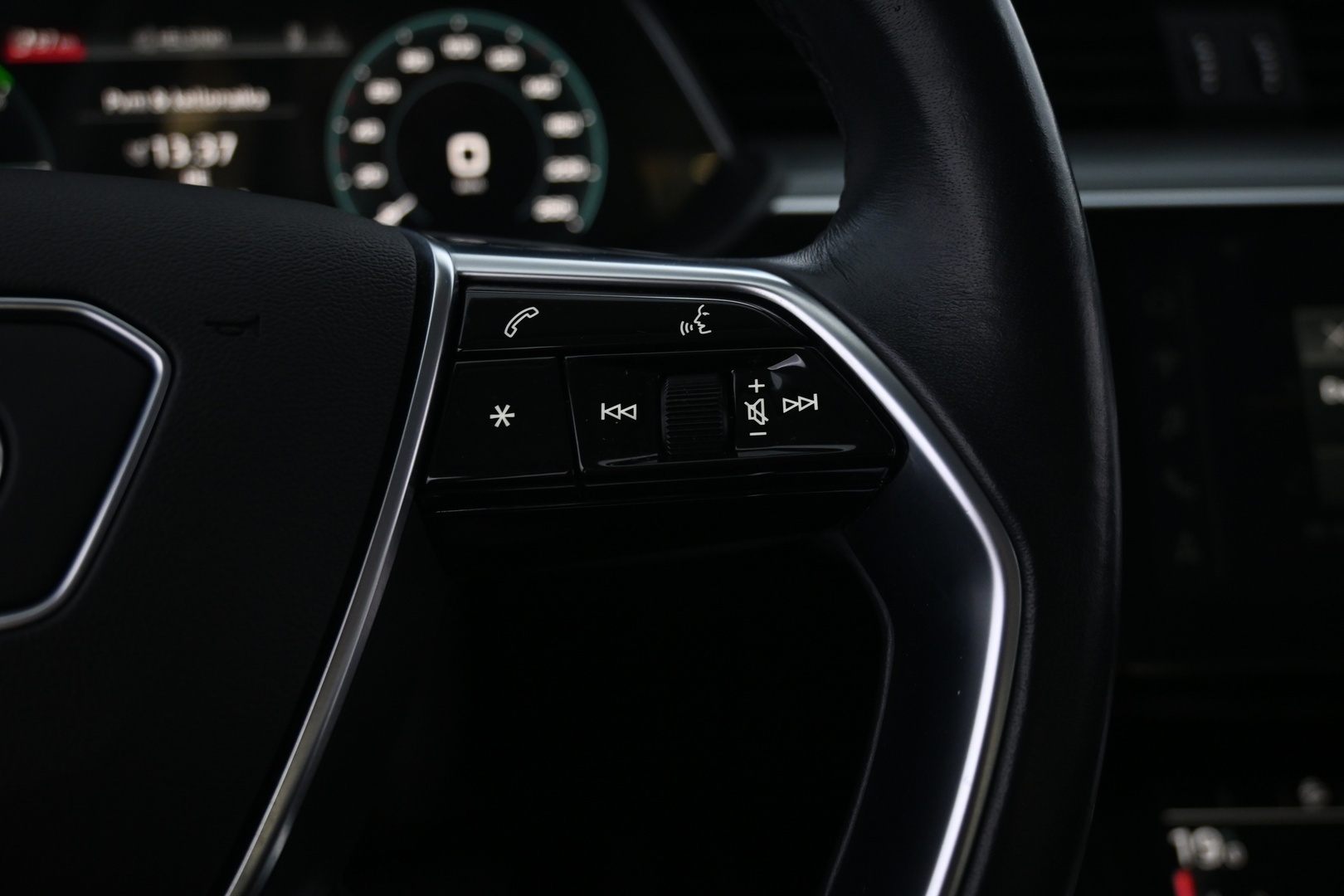 AUDI e-tron 2022