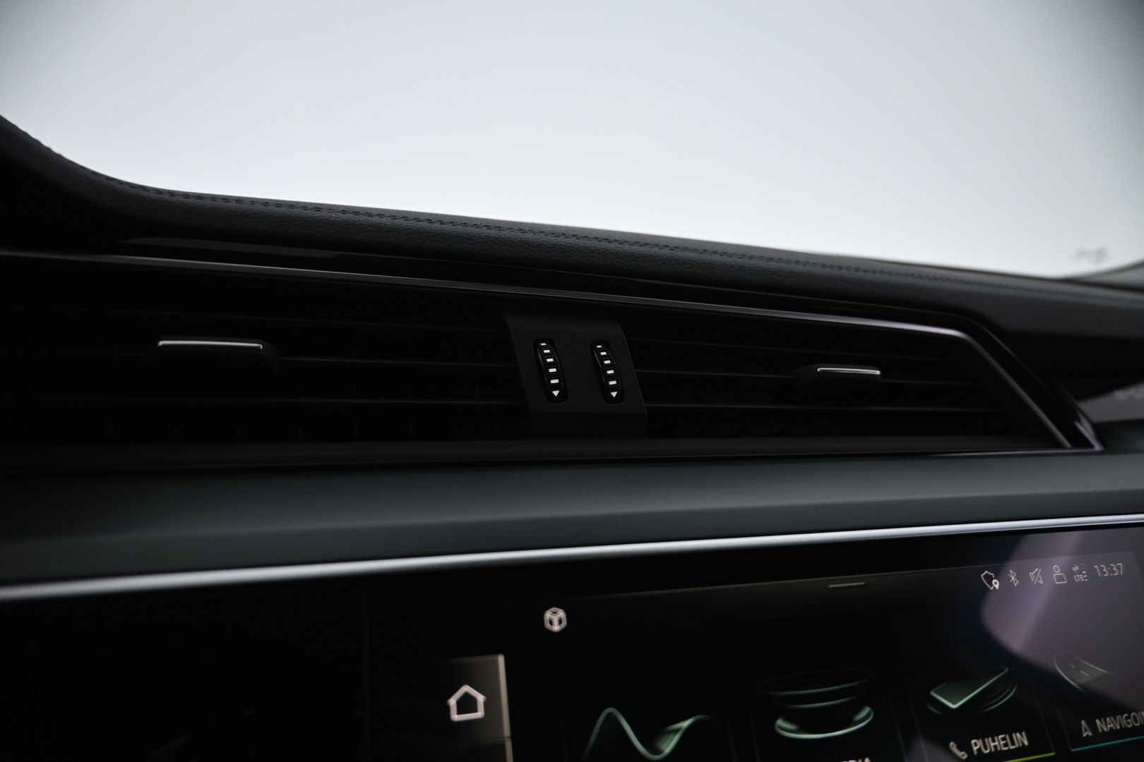 AUDI e-tron 2022
