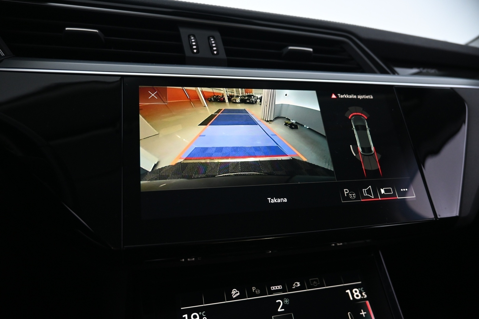 AUDI e-tron 2022