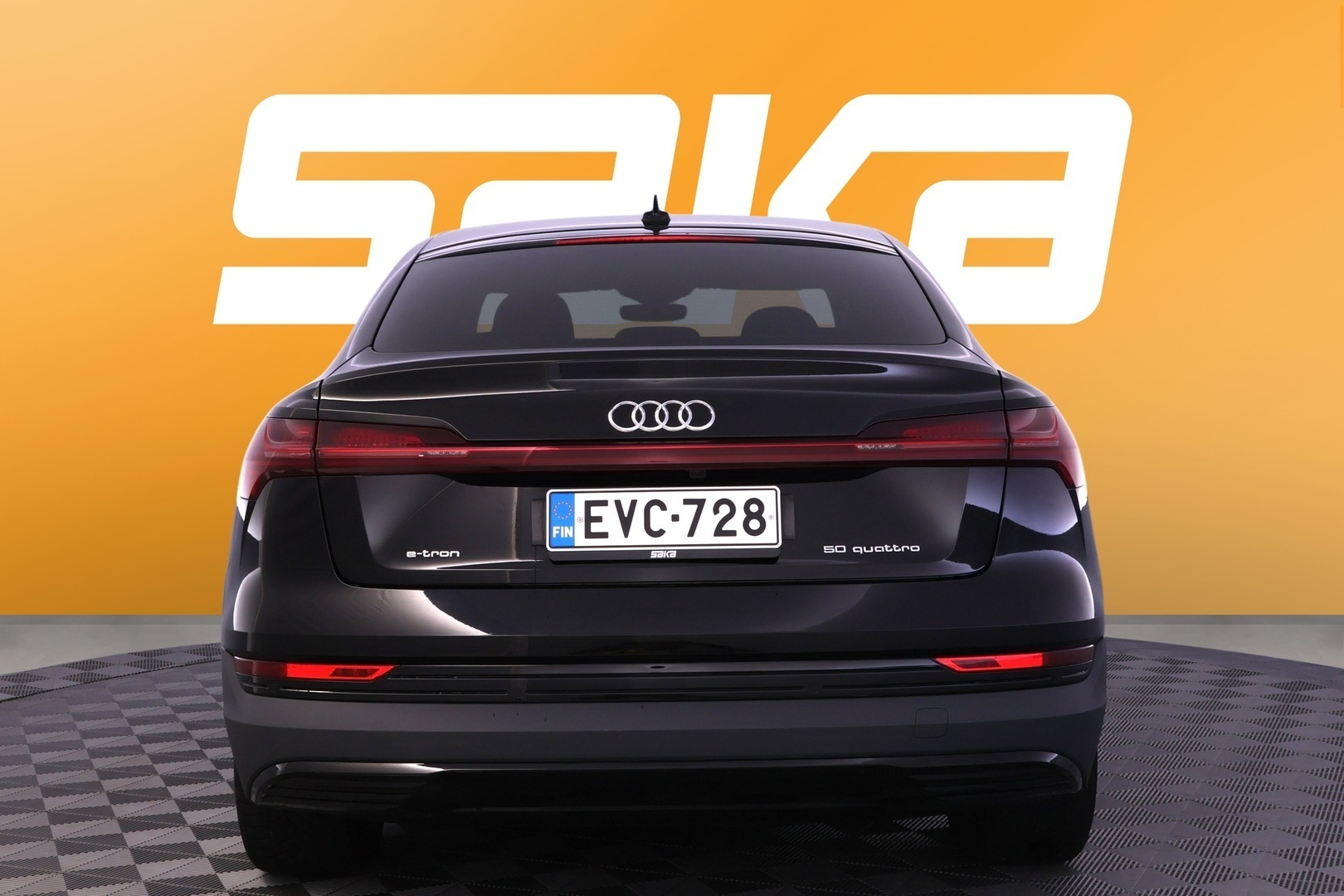 AUDI e-tron 2022