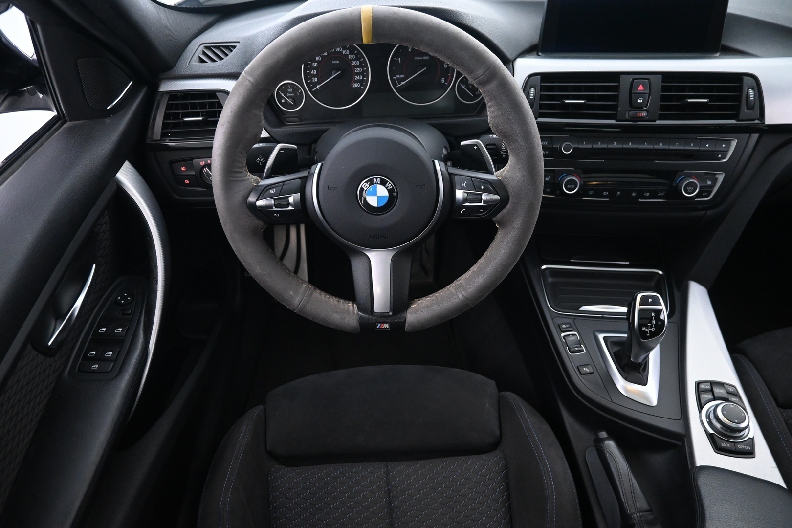 BMW 330 2013