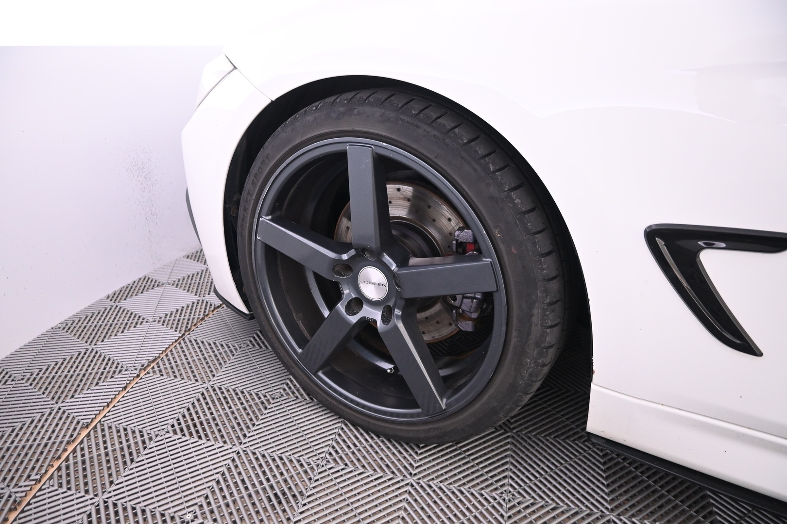 BMW 330 2013