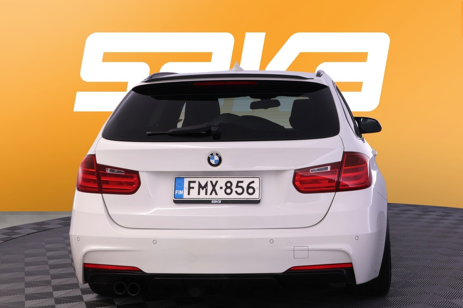 BMW 330 2013