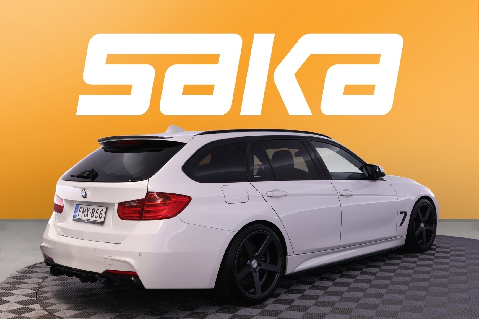 BMW 330 2013