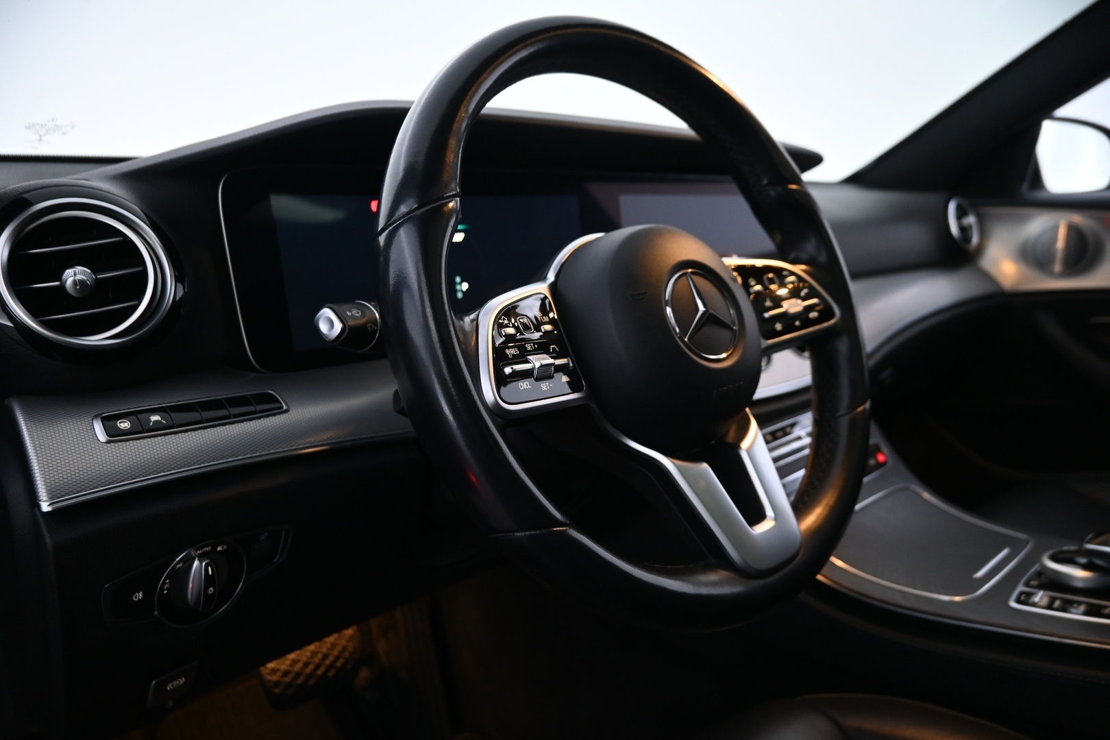 MERCEDES-BENZ E 2019