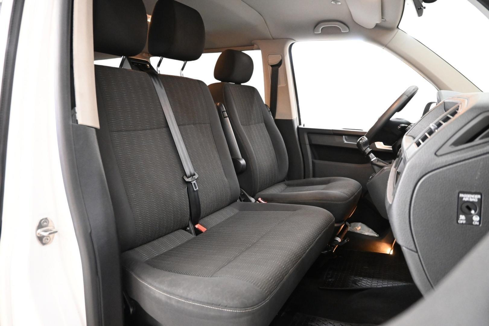 VOLKSWAGEN Caravelle 2016