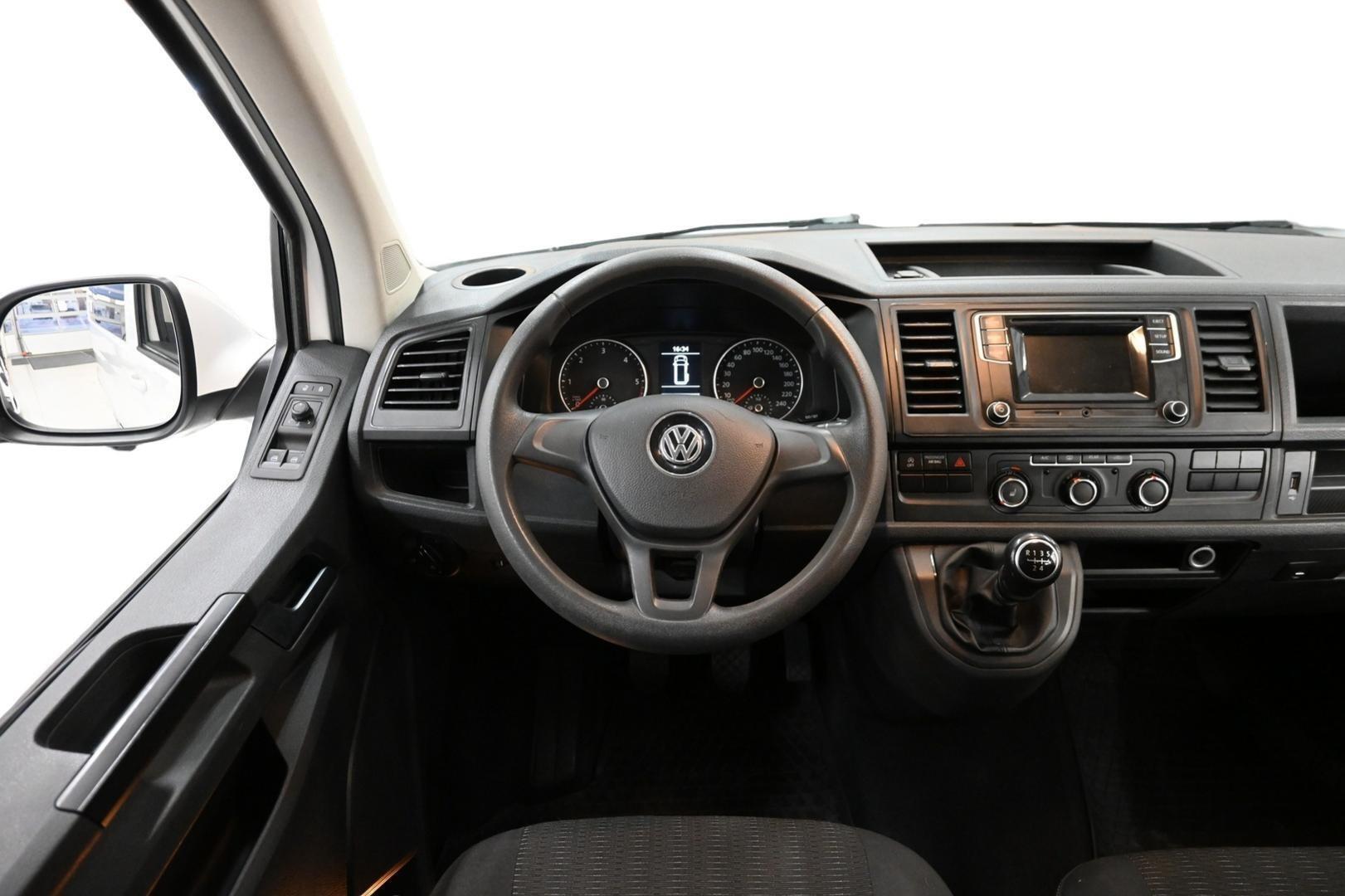 VOLKSWAGEN Caravelle 2016