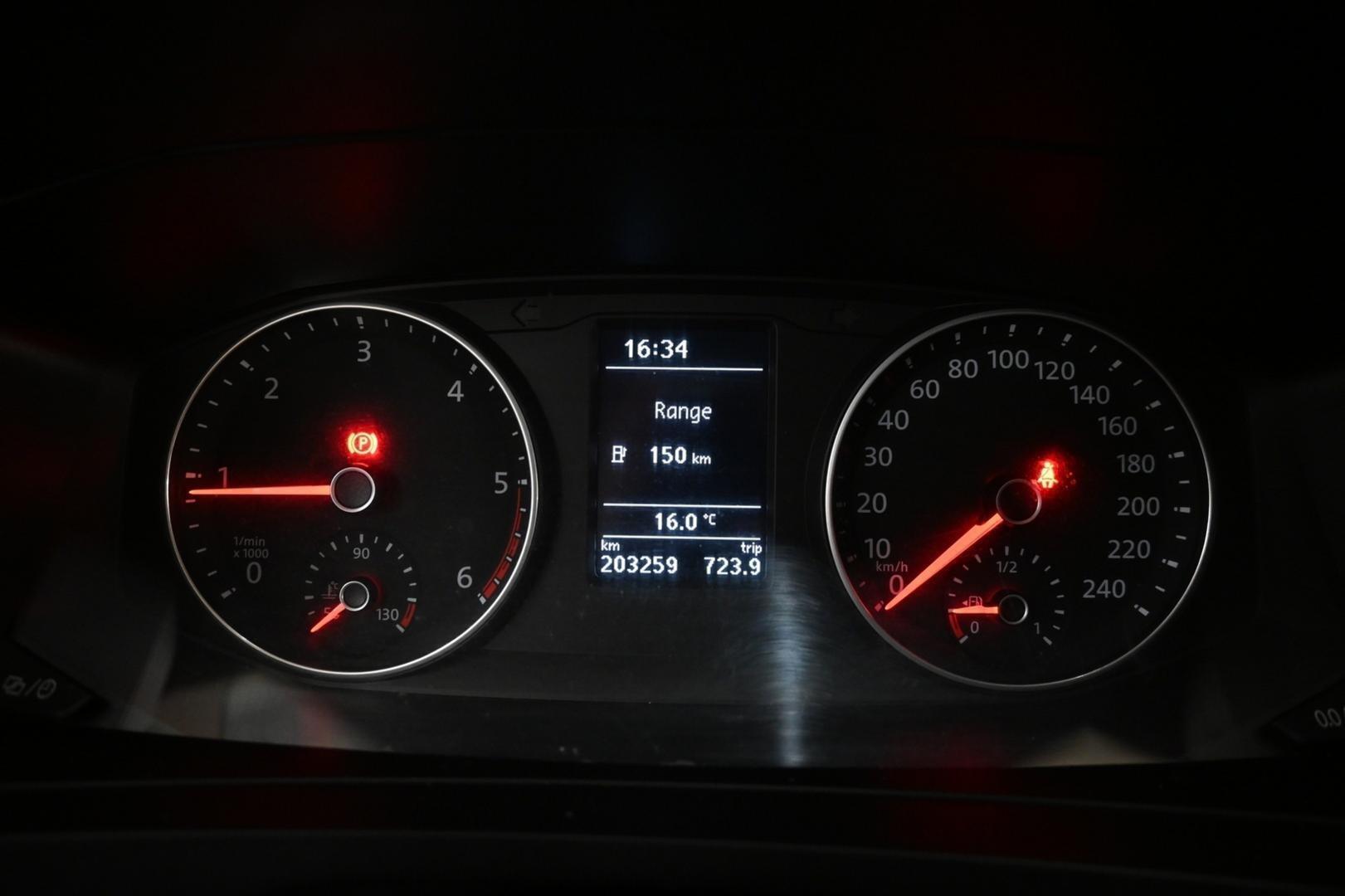 VOLKSWAGEN Caravelle 2016