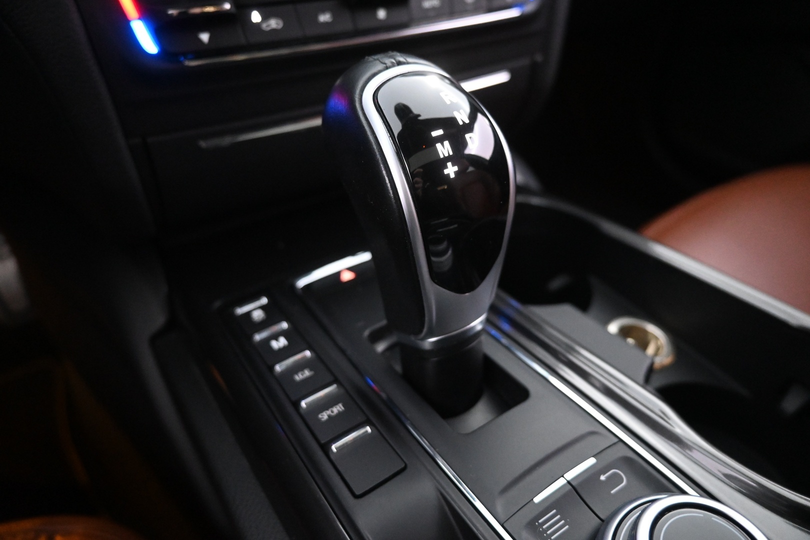 MASERATI Ghibli 2016