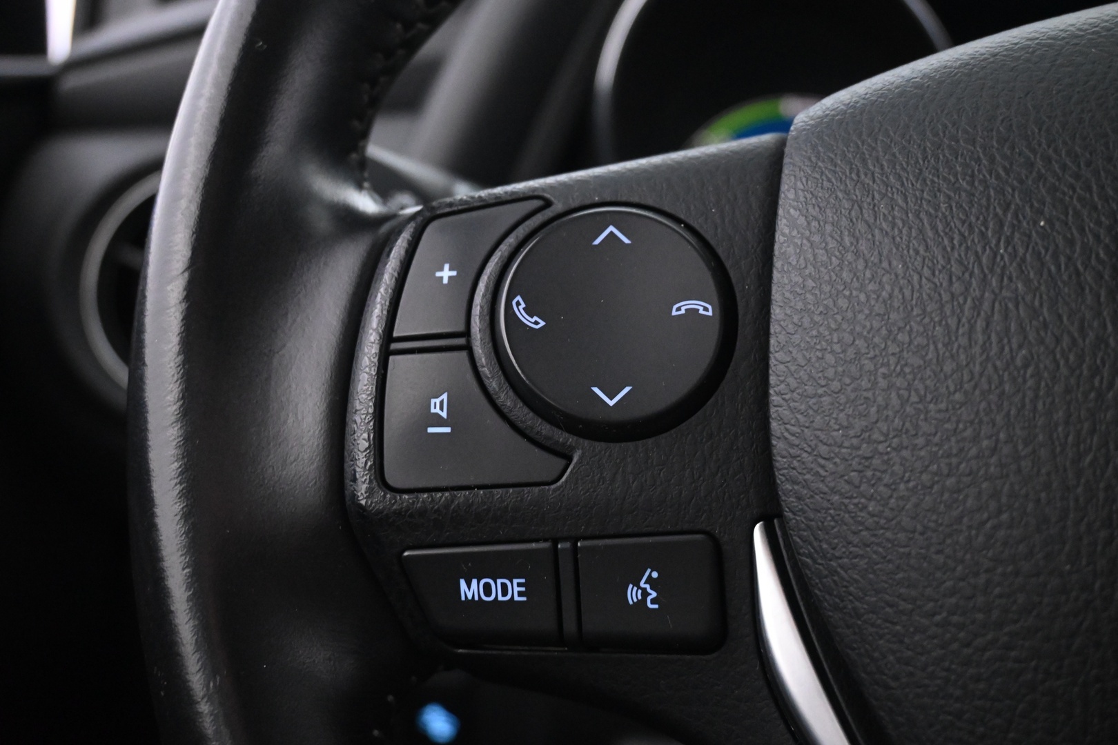 TOYOTA Auris 2016