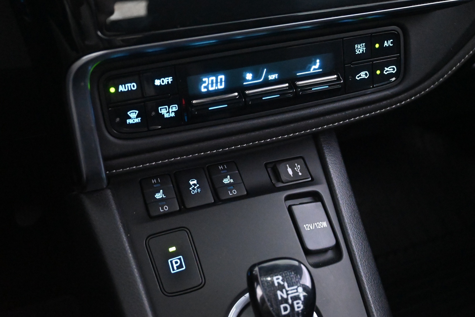 TOYOTA Auris 2016