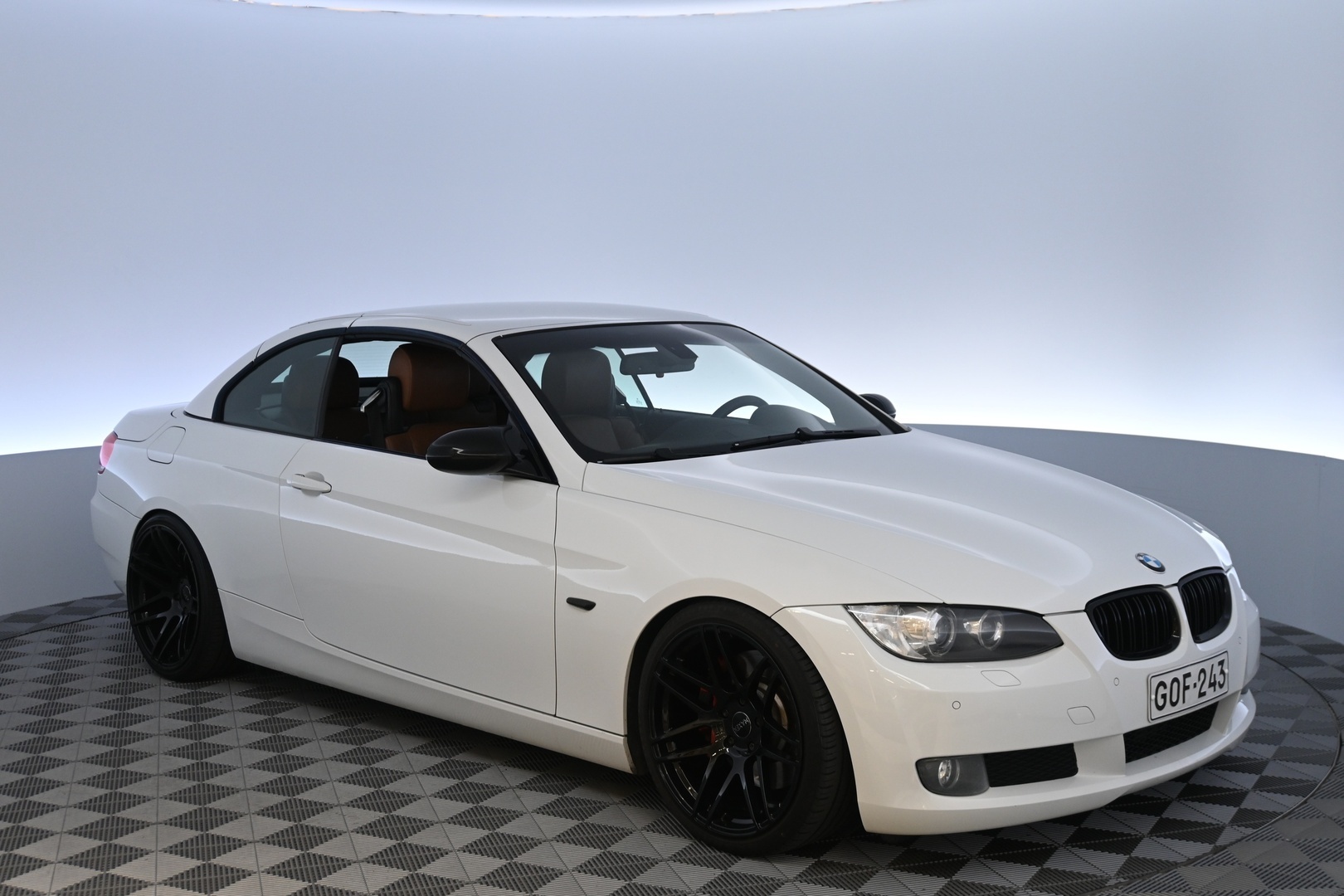 BMW 330 2008