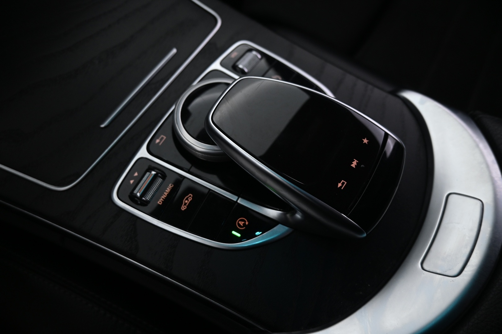 MERCEDES-BENZ C 2017