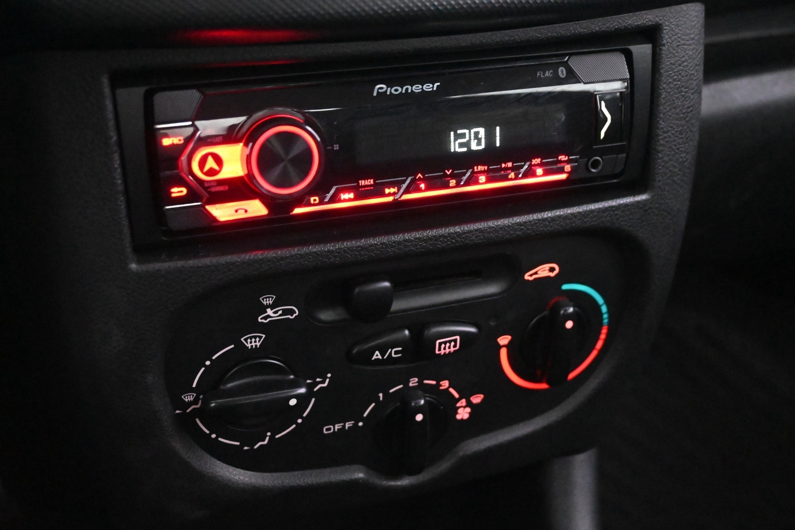 PEUGEOT 206+ 2010