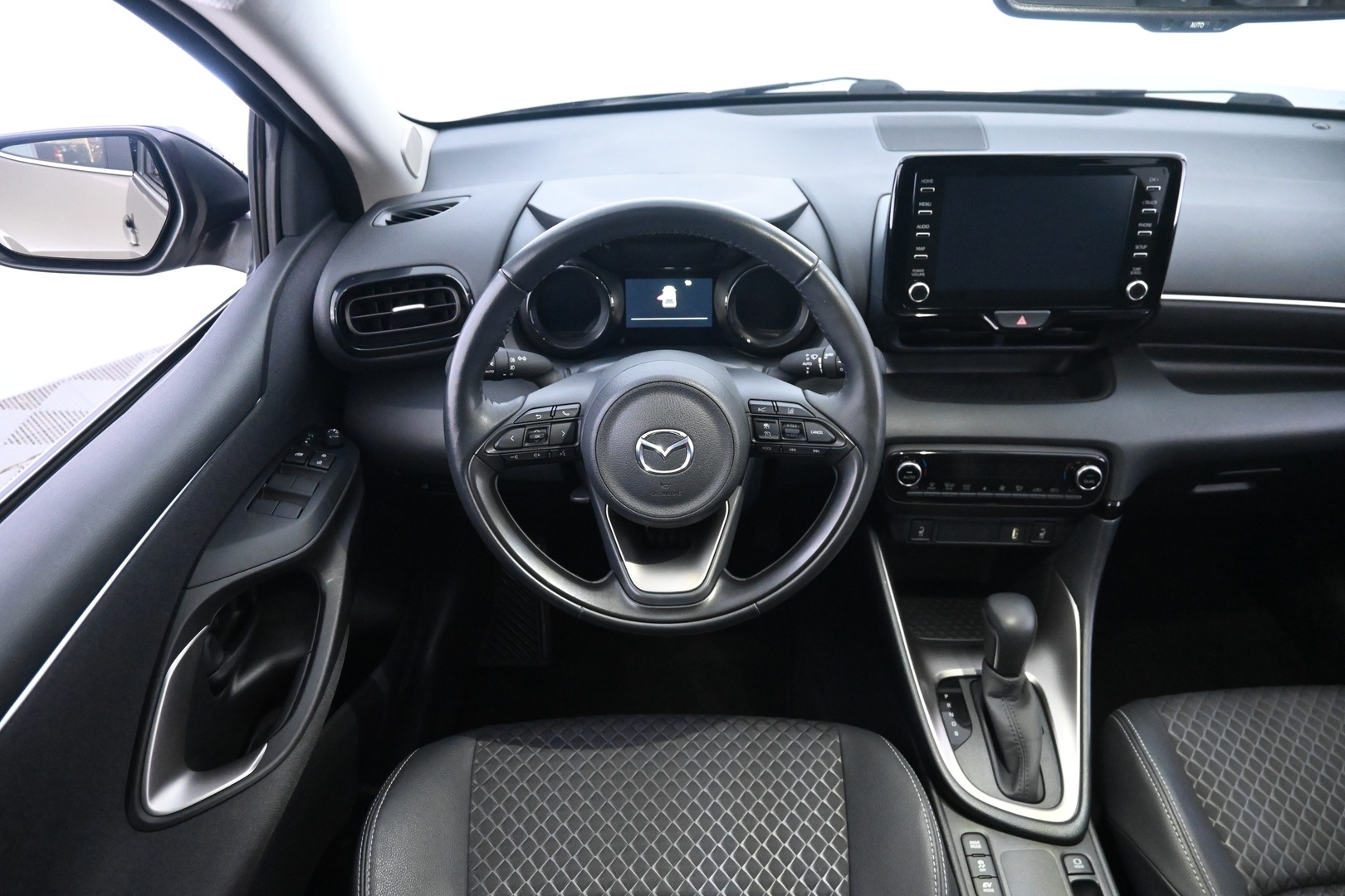 MAZDA 2 2023