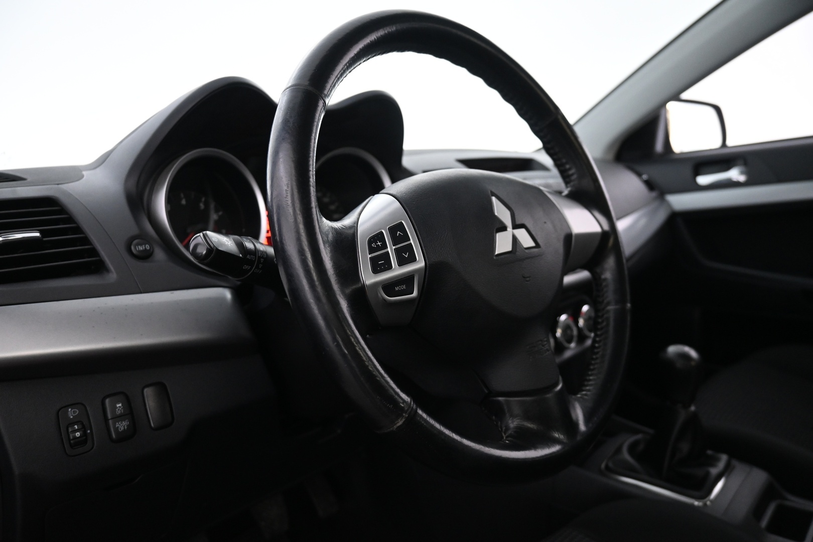 MITSUBISHI Lancer 2011